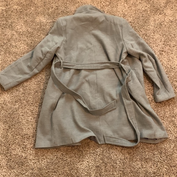 Suzy shier grey trench coat, size-unsure, thrifted - Picture 3 of 3